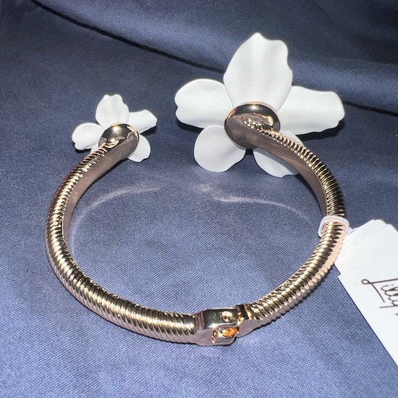 🌸LILLY PULITZER White Orchid Flower Bracelet NEW WITH GIFT BAG - Picture 3 of 6